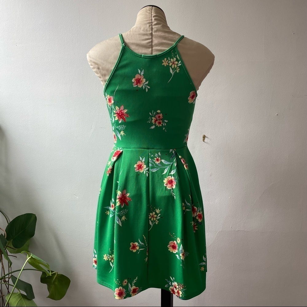 Adorable Green Floral Sleeveless Summer Dress - Picture 4 of 5